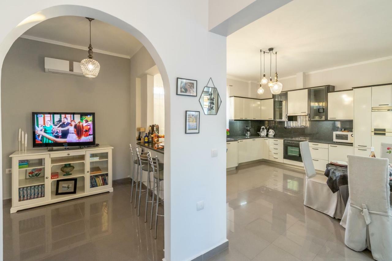 Fontana Luxury Villa Salakos With Pool Near Beach Exteriör bild